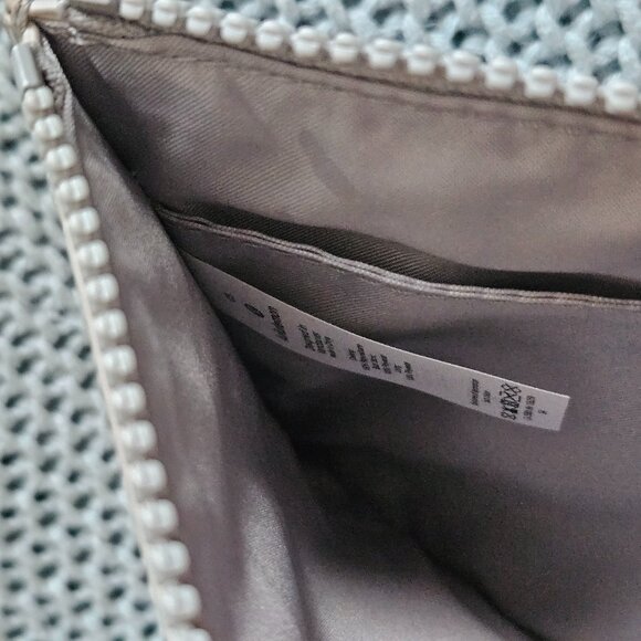 Lululemon Silver Wrislet in like new condition - Picture 4 of 4